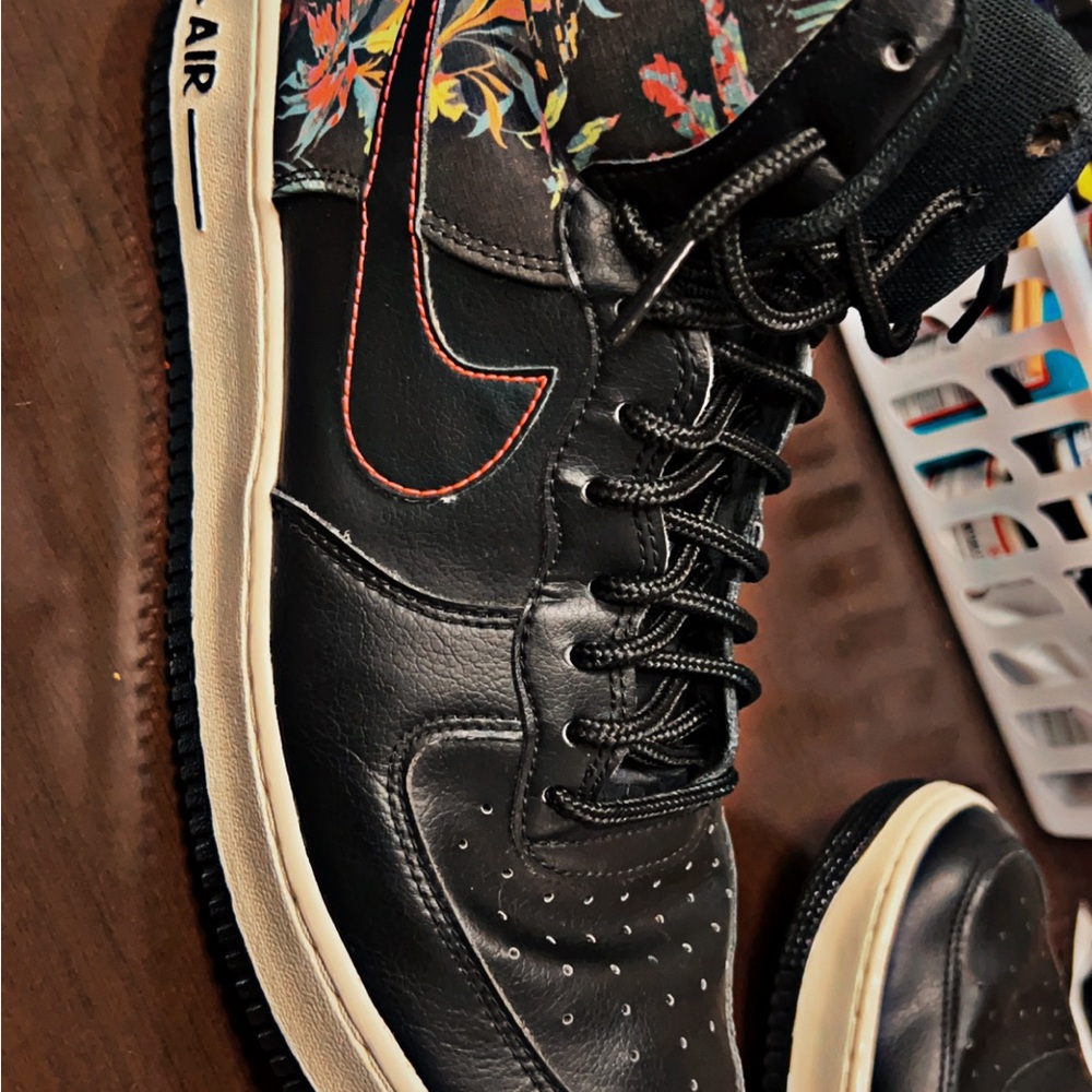 Nike Air Force 1 High Floral '07 LV8 Sneakers